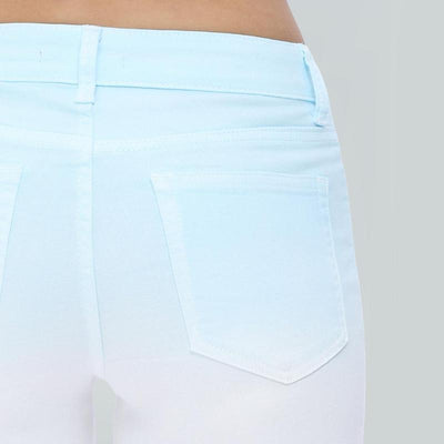 Women’s Curve-Hugging Wide-Leg Jeans