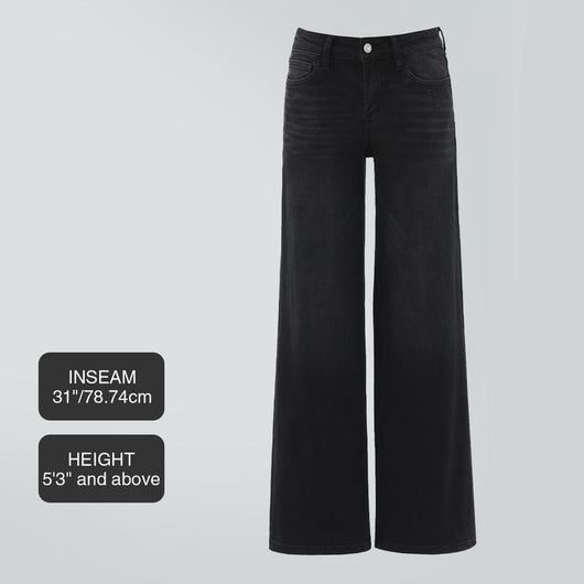 Women’s Curve-Hugging Wide-Leg Jeans