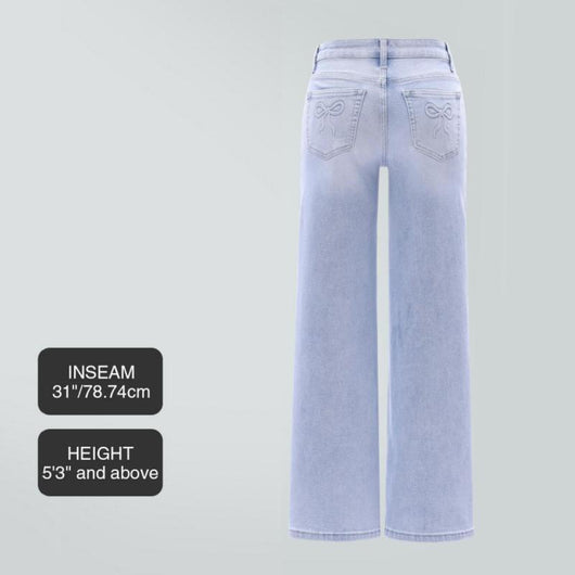 Women’s Curve-Hugging Wide-Leg Jeans