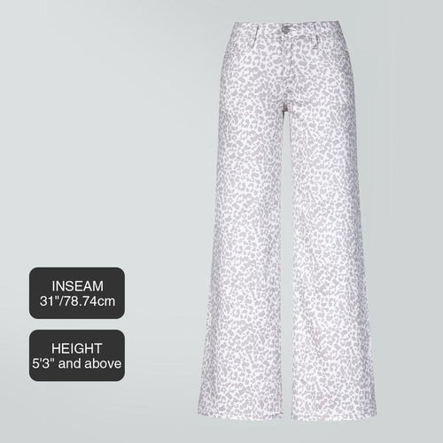 Women’s Curve-Hugging Wide-Leg Jeans