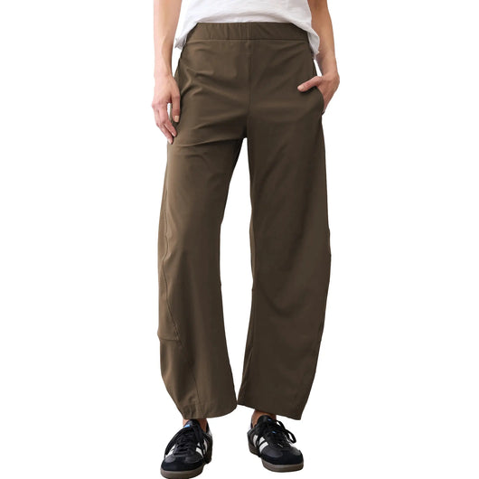Azuria Women Mid Rise Barrel Travel Pants
