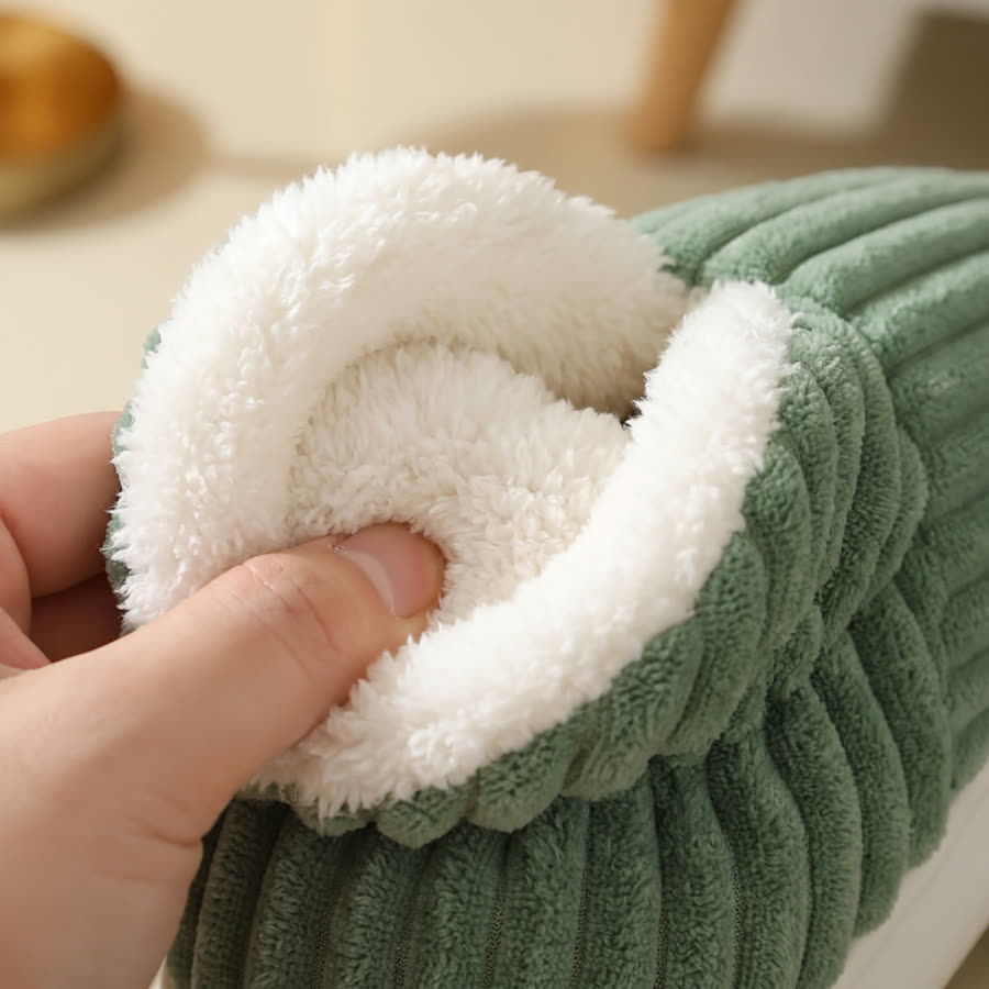 Close-up of the thick sherpa lining