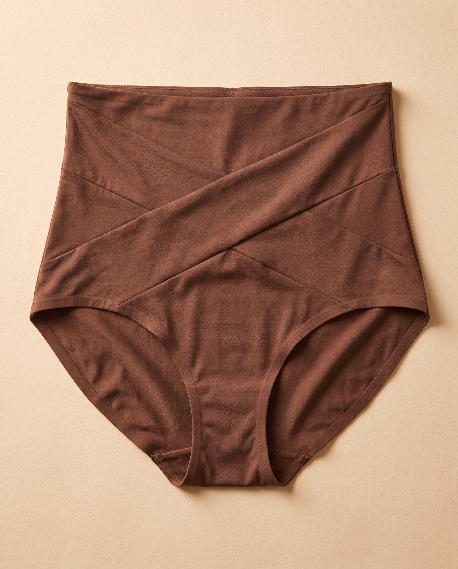 Crossed front-panel detail and high waist on SoftForm briefs